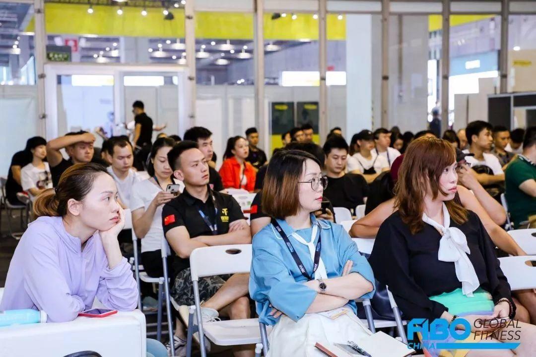 回顾 | 第N+1次遭外国友人强势围观?!三体云动正在走向国际化 回顾 | 第N+1次遭外国友人强势围观?!三体云动正在走向国际化