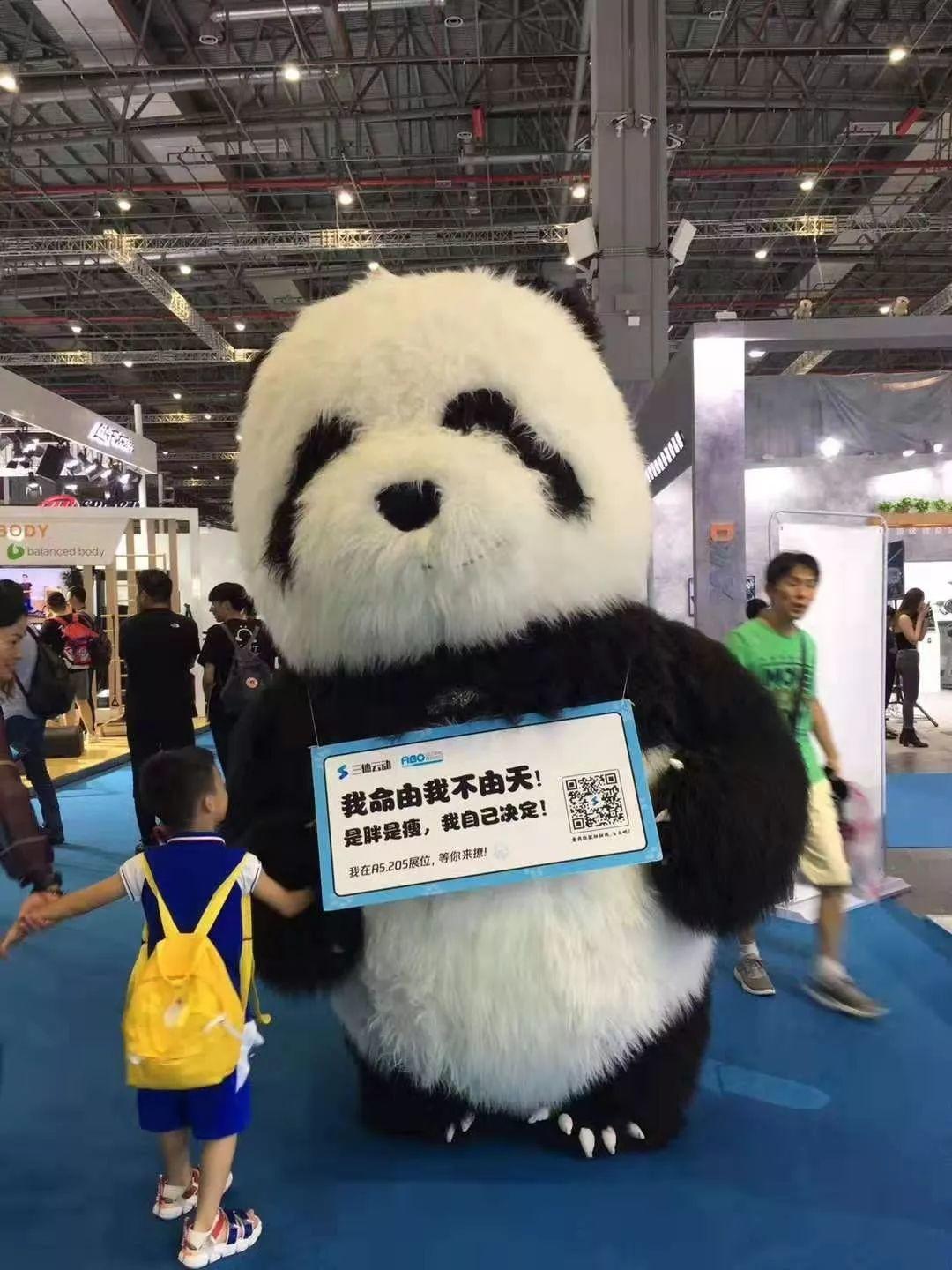 回顾 | 第N+1次遭外国友人强势围观?!三体云动正在走向国际化 回顾 | 第N+1次遭外国友人强势围观?!三体云动正在走向国际化