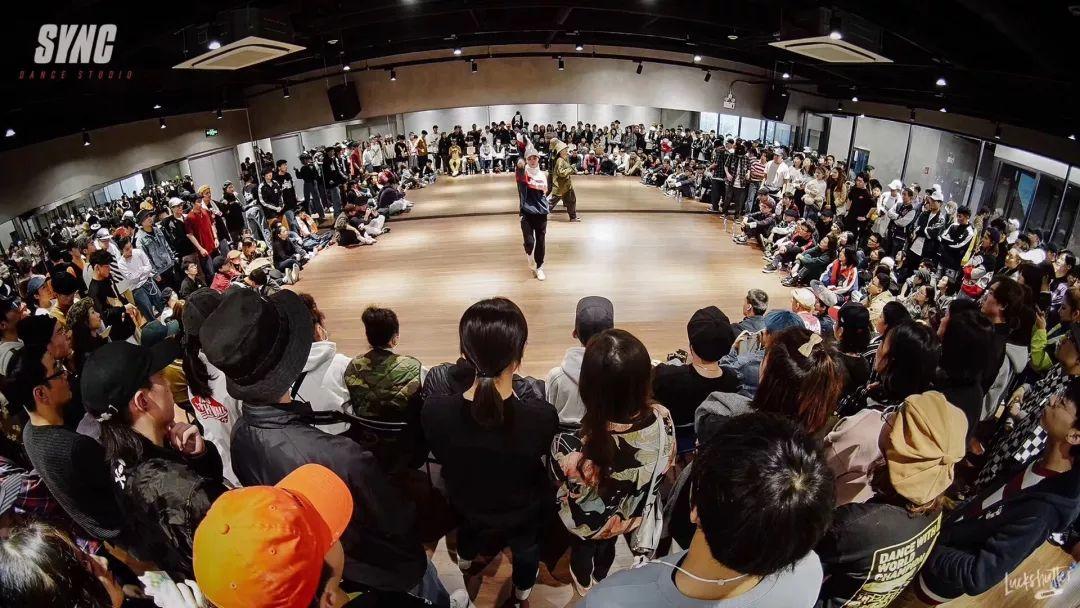 星店 | 特别篇:罗志祥做了十个俯卧撑,只为送他们一条毛巾 星店 | 特别篇:罗志祥做了十个俯卧撑,只为送他们一条毛巾
