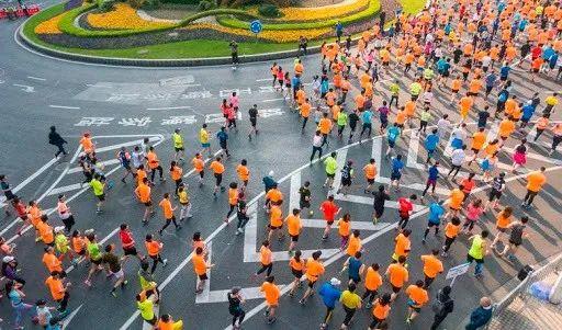 全球及中国经济变化对体育产业发展的影响 | 解读2019中国健身行业数据报告 全球及中国经济变化对体育产业发展的影响 | 解读2019中国健身行业数据报告