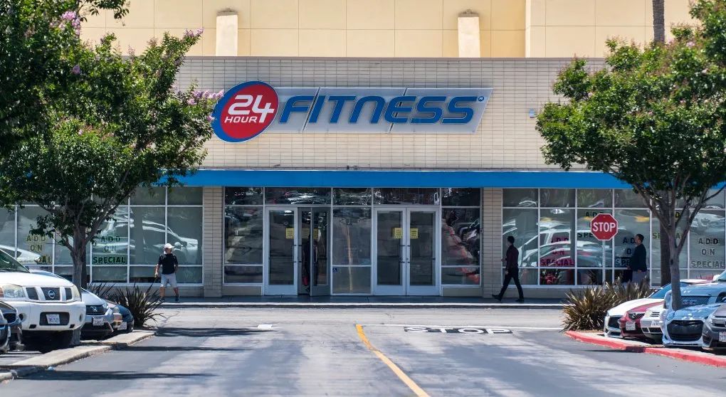 乐刻临时关闭北京门店,因Crossfit CEO发表种族言论,锐步将结束与其合作 乐刻临时关闭北京门店,因Crossfit CEO发表种族言论,锐步将结束与其合作