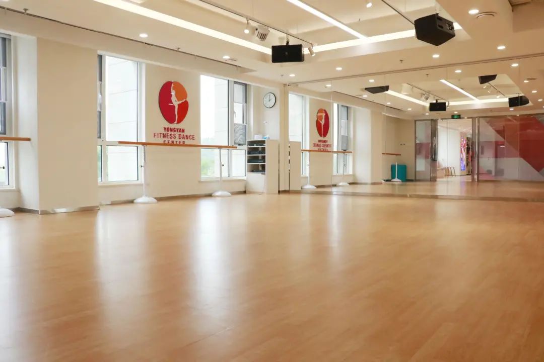星店 | 落地别墅区、瞄准宝妈群体,“亚洲体操皇后”把“快乐燃脂”从香港带到北京 星店 | 落地别墅区、瞄准宝妈群体,“亚洲体操皇后”把“快乐燃脂”从香港带到北京